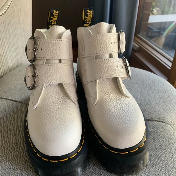 Dr. Martens Devon Heart White Leather Platform Boots Women’s US Size 6 - Picture 4 of 5